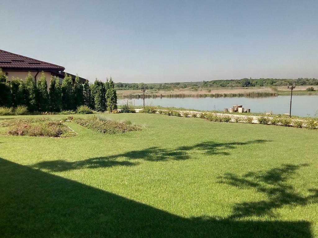 Hanul Cocosul Vitanesti Kültér fotó